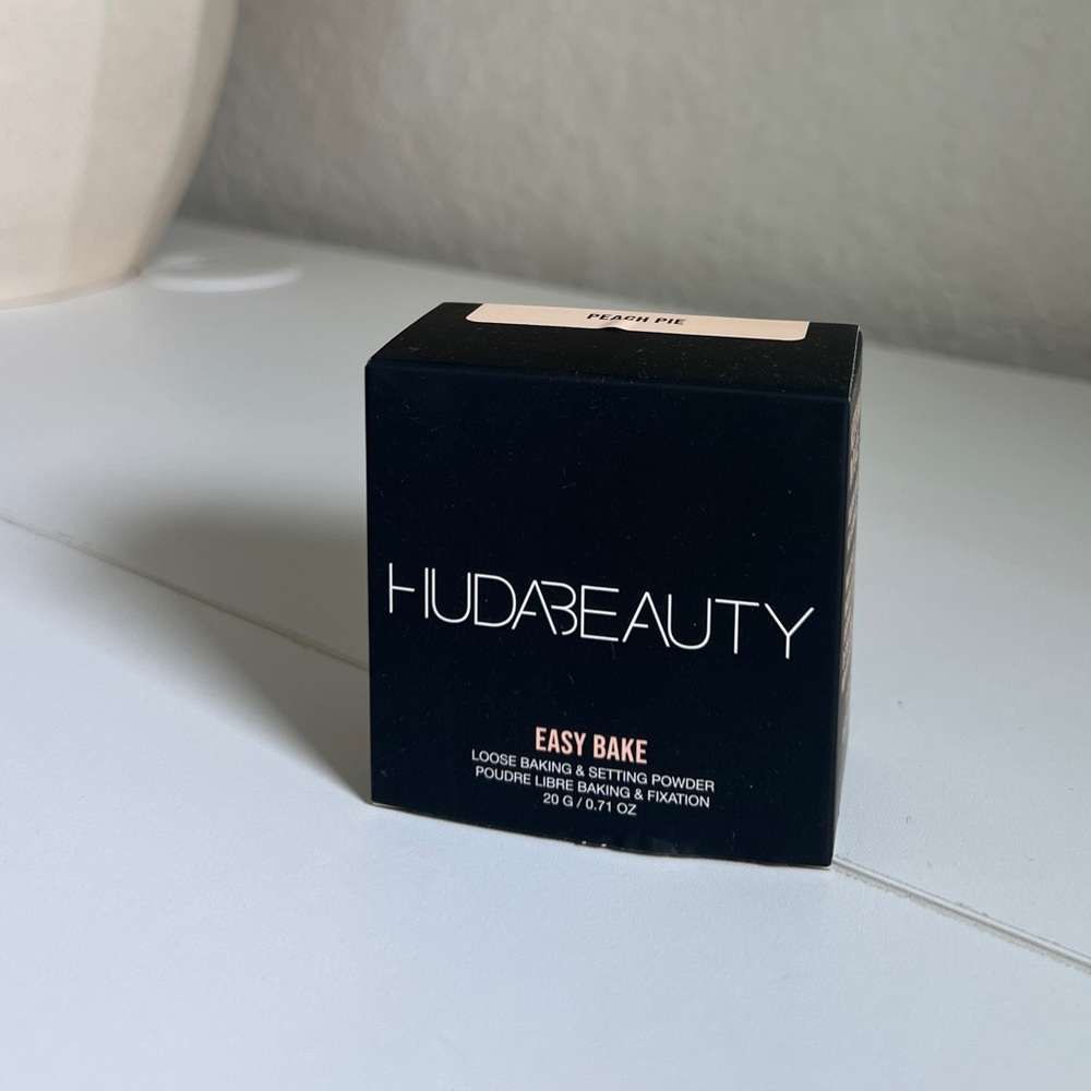 Hudabeauty Easy Bake in Peach Pie.